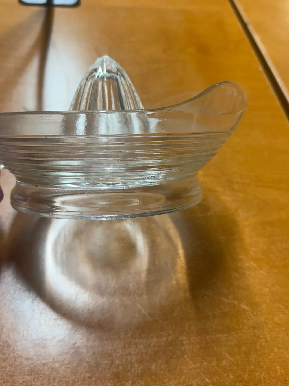 Clear Glass Citrus Juicer with Pour Spout and Handle
